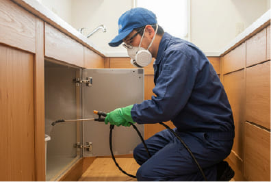 害虫駆除作業イメージ