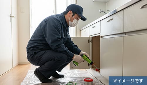 マンション高層階のゴキブリ駆除の作業イメージ